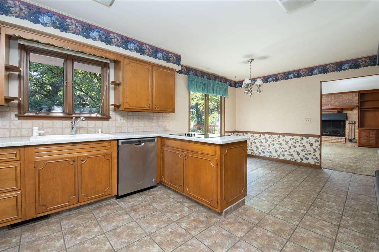 5410 Guilford Road Rockford, IL 61107 - Photo 10 of 36 Gallery Image 10