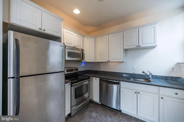 $2,045 | 250 South 13th Street, Unit 4D, Philadelphia, PA 19107