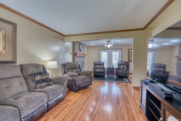 $314,900 | 214 Brookview Drive, Evansville, IN 47711