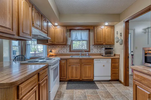 $314,900 | 214 Brookview Drive, Evansville, IN 47711