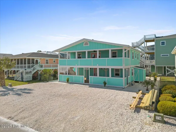 $1,350,000 | 204 West Main Street, Sunset Beach, NC 28468