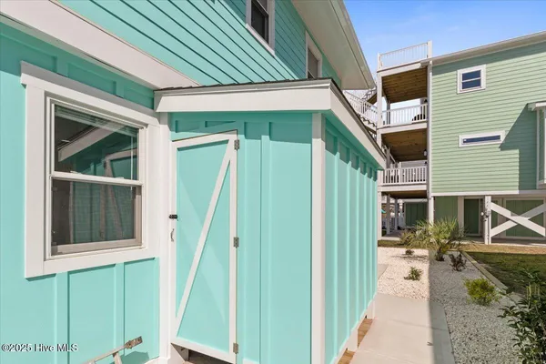 $1,350,000 | 204 West Main Street, Sunset Beach, NC 28468