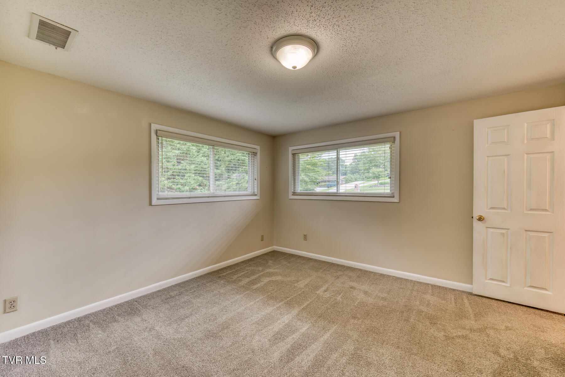 2233 Pendragon Road Kingsport, TN 37660 - Photo 29 of 64 2233 Pendragon Rd-32