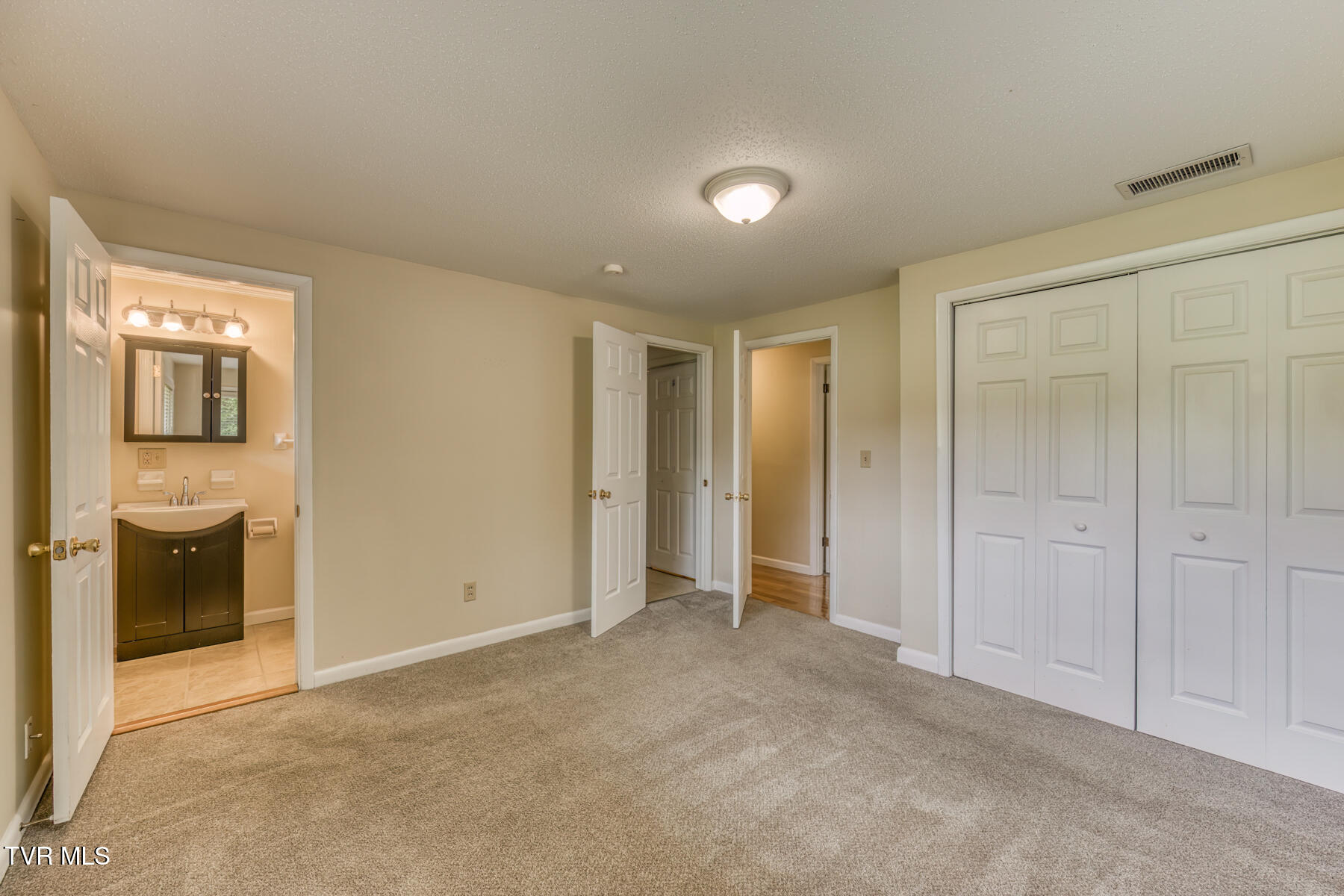 2233 Pendragon Road Kingsport, TN 37660 - Photo 30 of 64 2233 Pendragon Rd-33