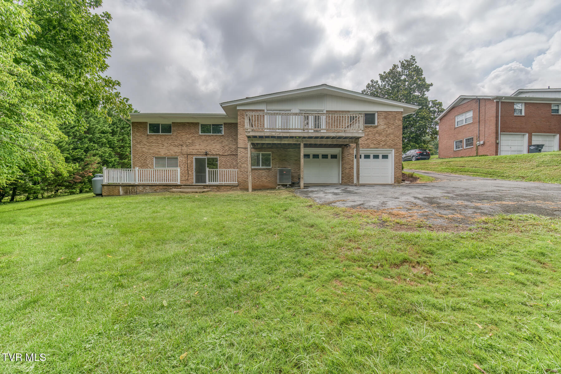 2233 Pendragon Road Kingsport, TN 37660 - Photo 3 of 64 2233 Pendragon Rd-60