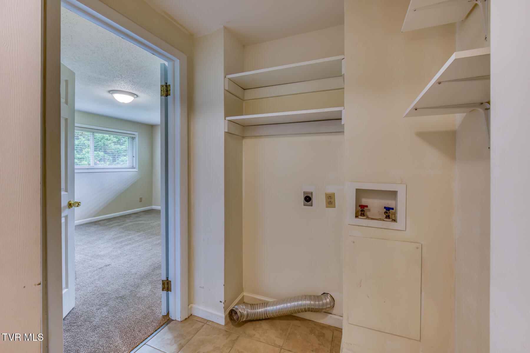 2233 Pendragon Road Kingsport, TN 37660 - Photo 32 of 64 2233 Pendragon Rd-35
