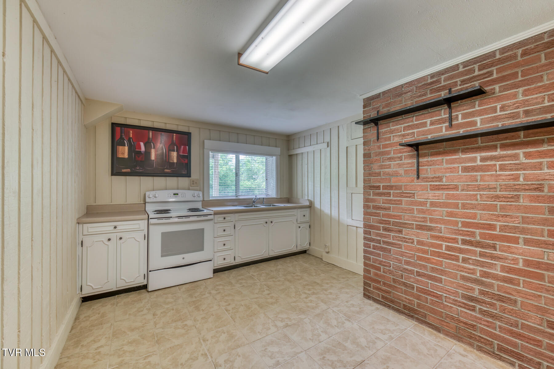 2233 Pendragon Road Kingsport, TN 37660 - Photo 39 of 64 2233 Pendragon Rd-42