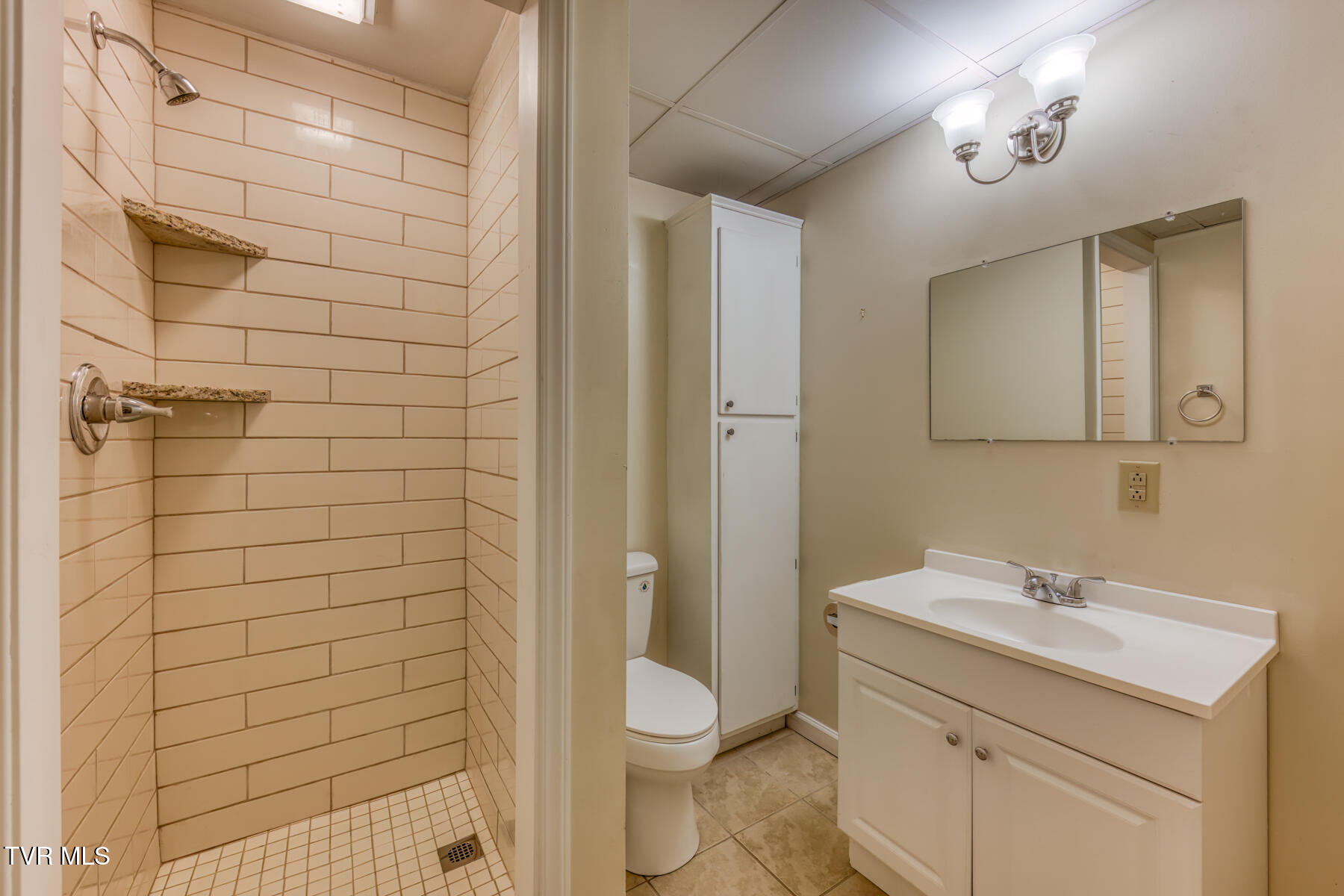 2233 Pendragon Road Kingsport, TN 37660 - Photo 42 of 64 2233 Pendragon Rd-45