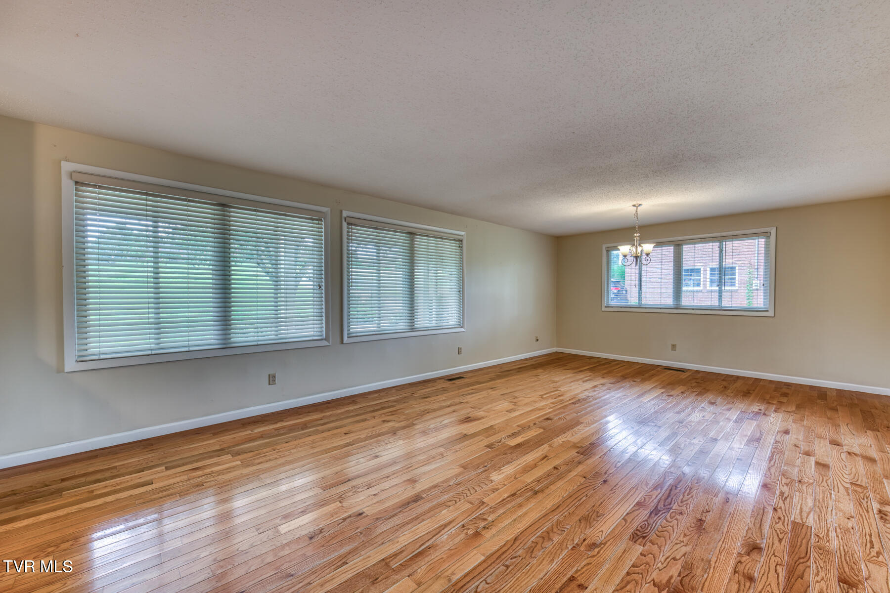 2233 Pendragon Road Kingsport, TN 37660 - Photo 8 of 64 2233 Pendragon Rd-11