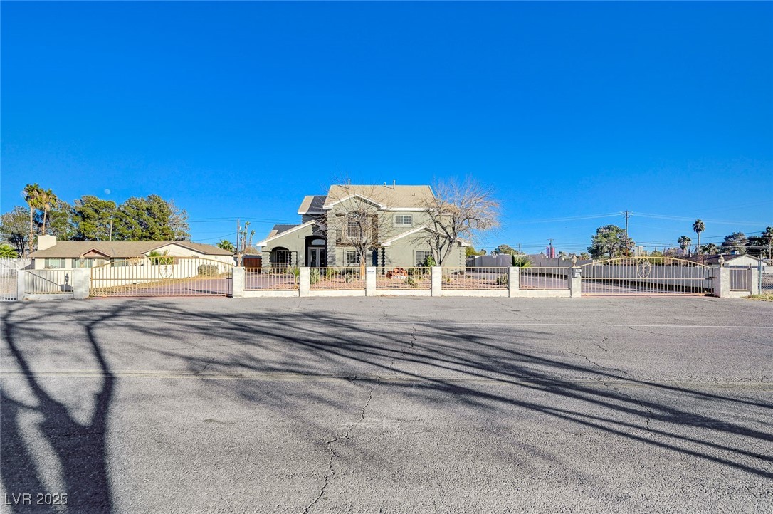 1964 Westwind Road Las Vegas, NV 89146 - Photo 4 of 75 Gallery Image 4