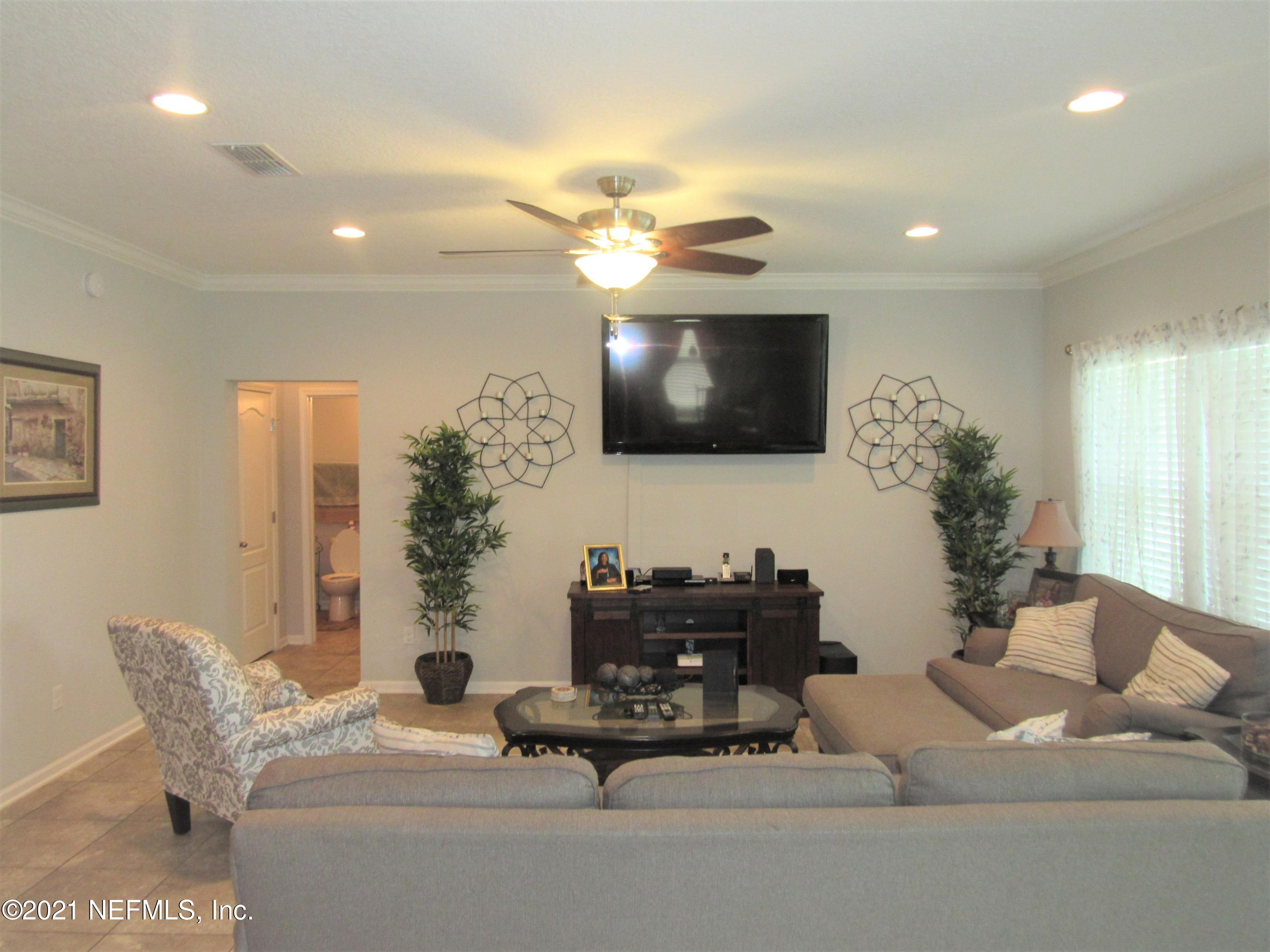 15930 Tisons Bluff Road Jacksonville, FL 32218 - Photo 13 of 39 Family room 1