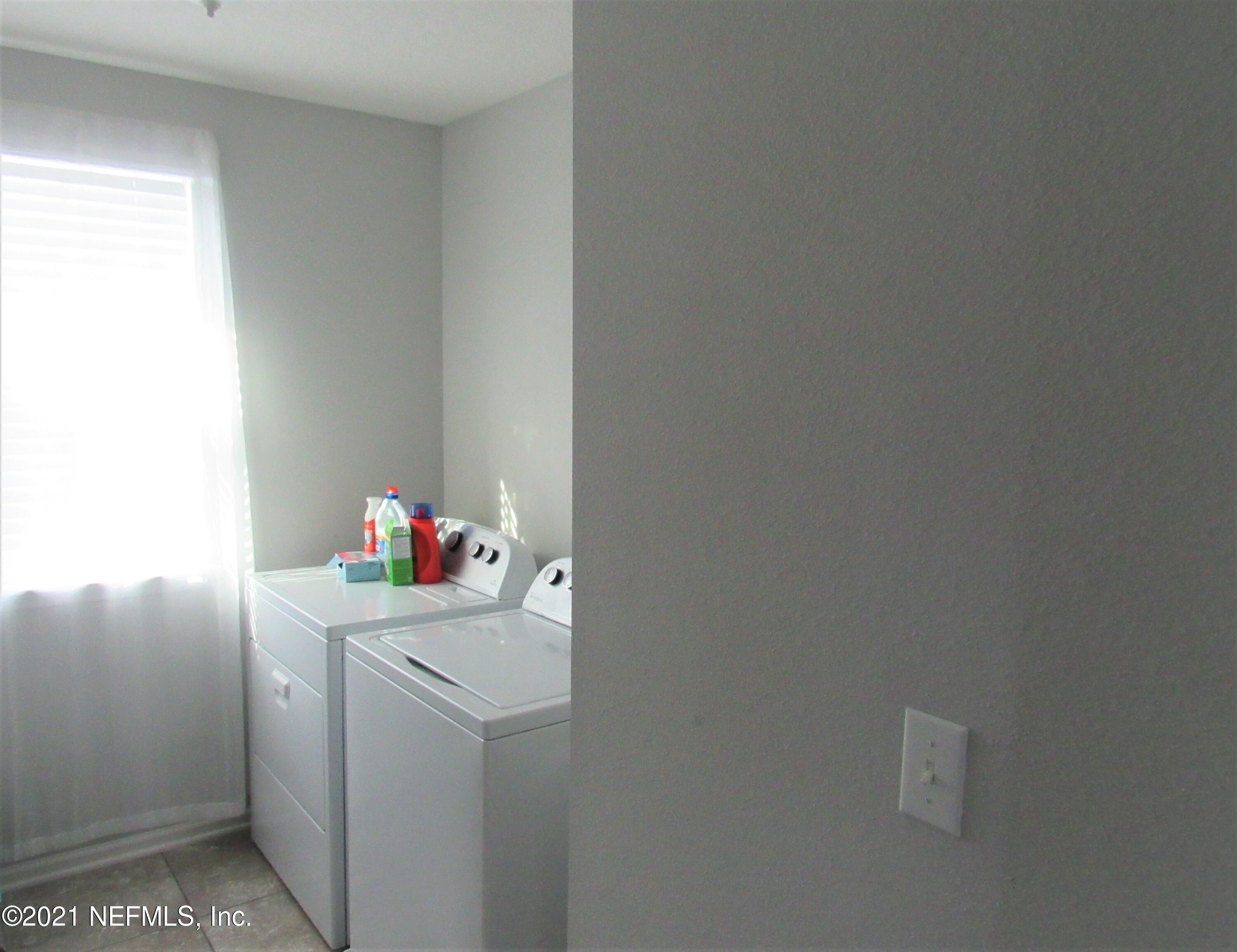 15930 Tisons Bluff Road Jacksonville, FL 32218 - Photo 30 of 39 Laundry room