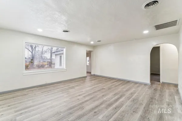 $415,000 | 317 East Ithaca Street, Caldwell, ID 83605