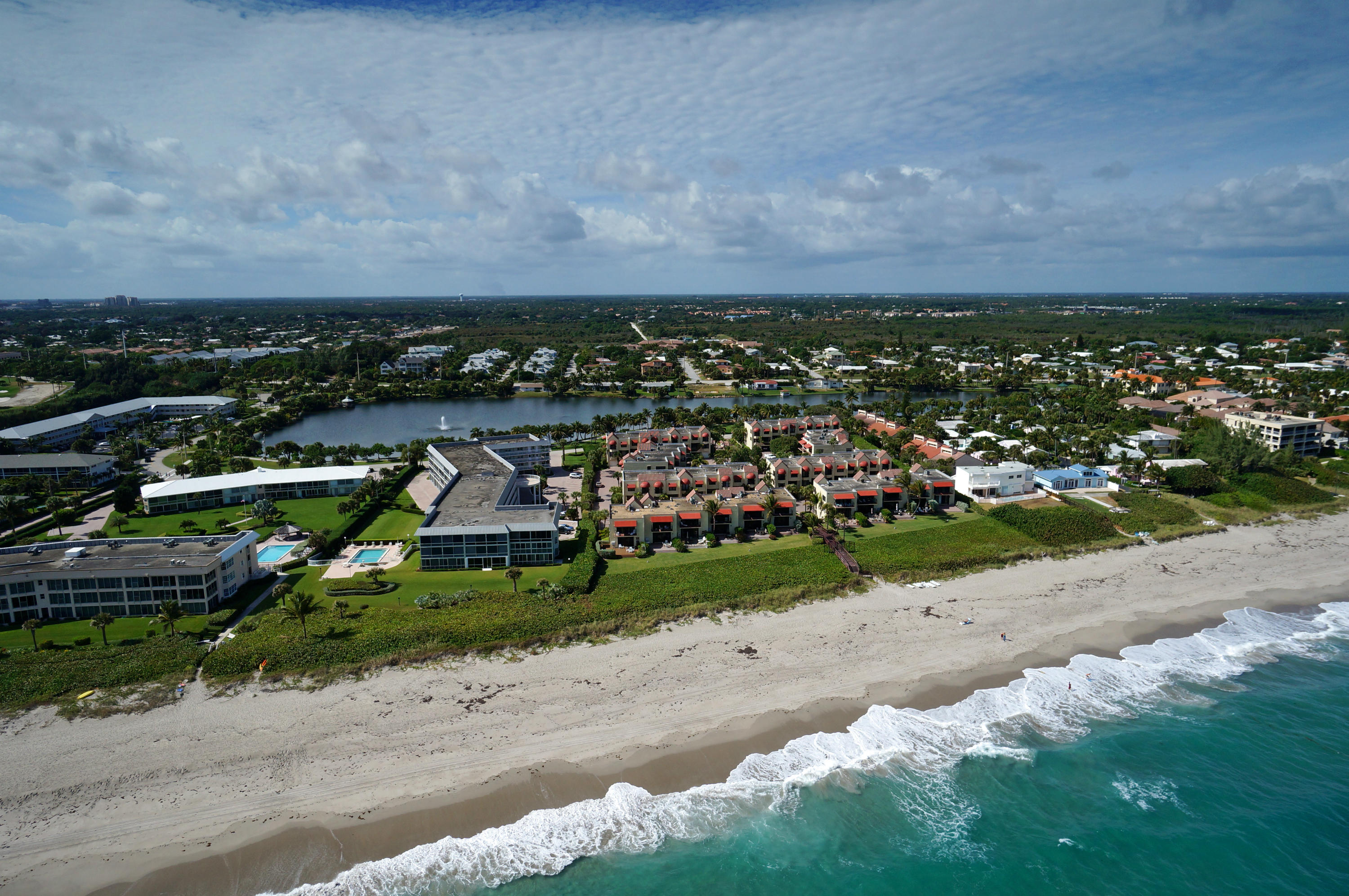 170 Celestial Way, Unit 46 Juno Beach, FL 33408 - Photo 27 of 33 a view of a city