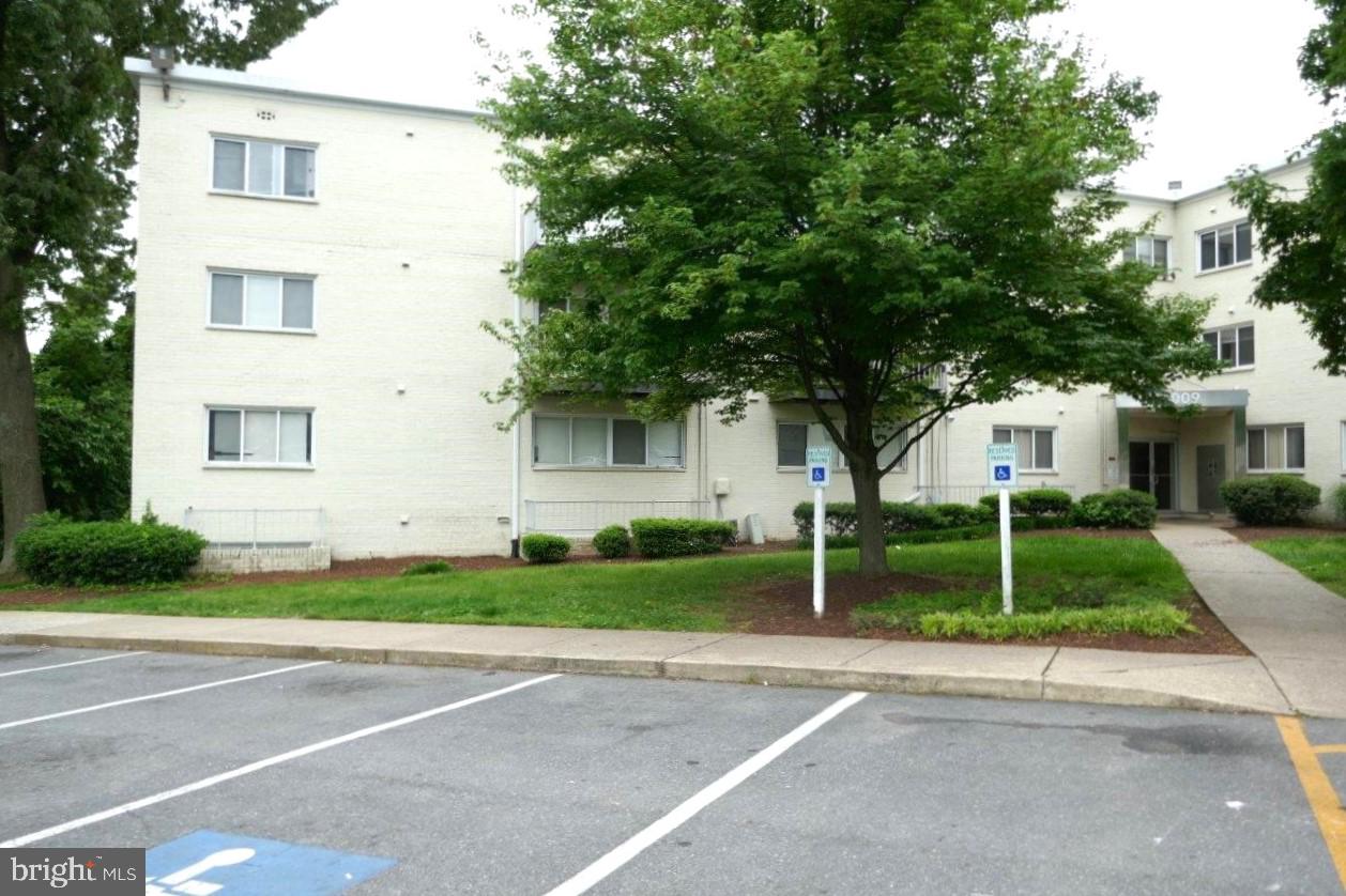 1009 Chillum Road, Unit 414 Hyattsville, MD 20782 - Photo 19 of 20 Gallery Image 19