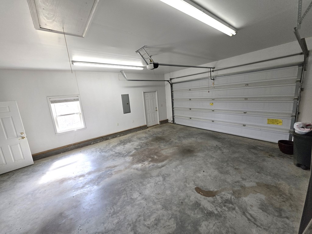 971 Lance Road Murphy, NC 28906 - Photo 16 of 21 Garage