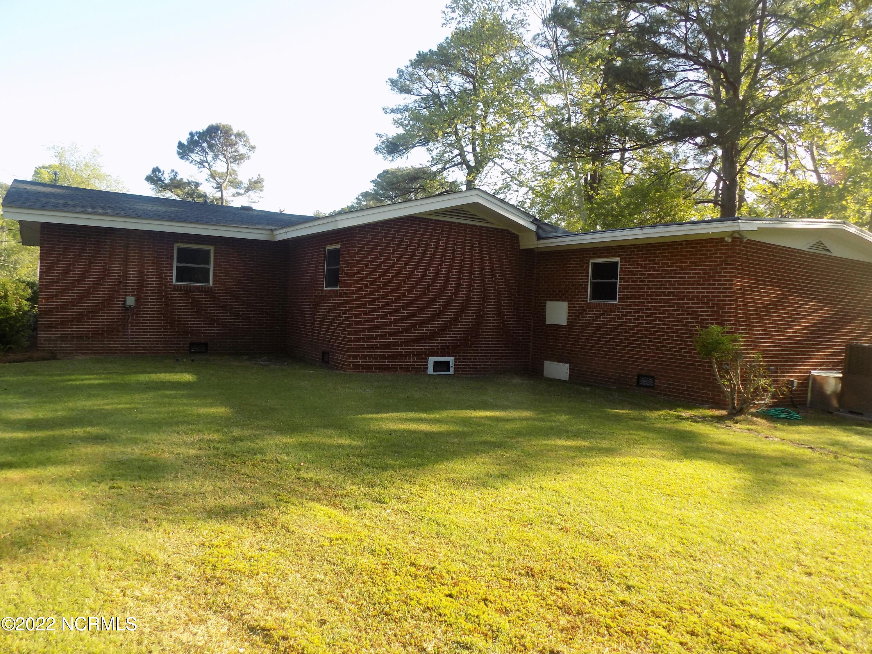 2823 Winstead Road Rocky Mount, NC 27804 - Photo 8 of 31 Rear