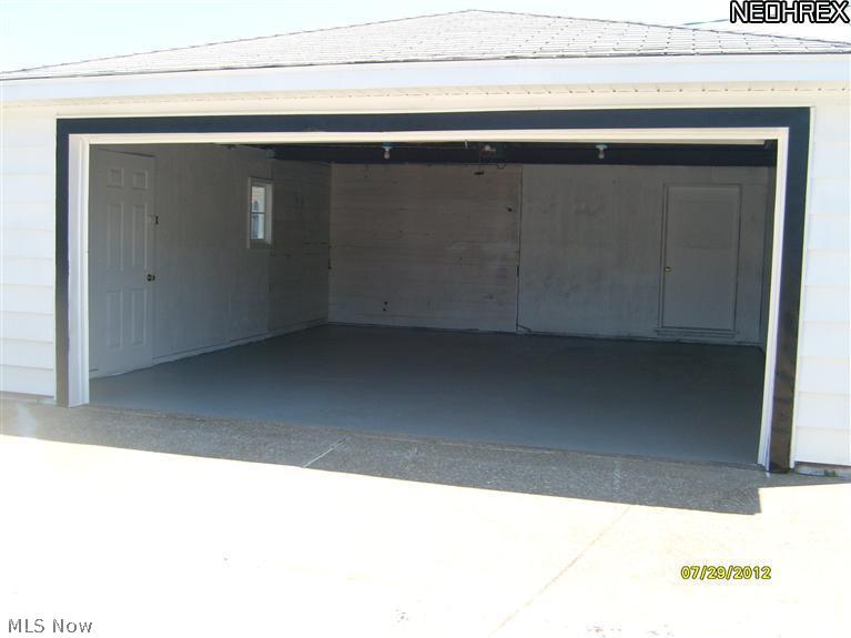 4935 Wake Robin Road Mentor, OH 44060 - Photo 7 of 25 INTERIOR OF GARAGE PAINTED INCLUDING THE FLOOR