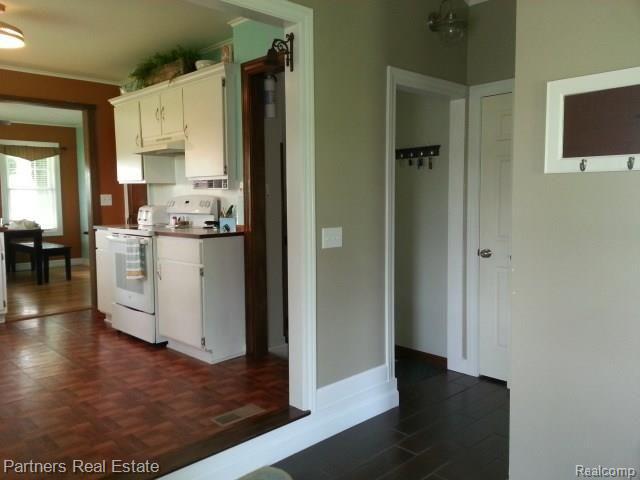 6851 Hinchey Road Pinckney, MI 48169 - Photo 10 of 35