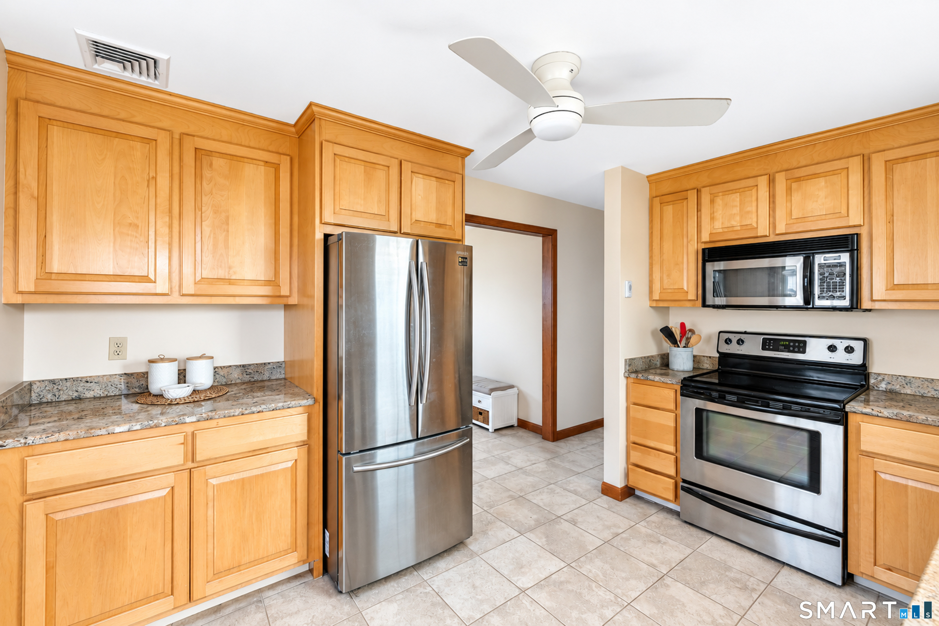 41 Springfield Road Old Lyme, CT 06371 - Photo 13 of 40 Gallery Image 13