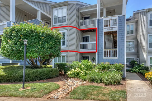 $589,000 | 941 Southwest Drive, Davidson, NC 28036