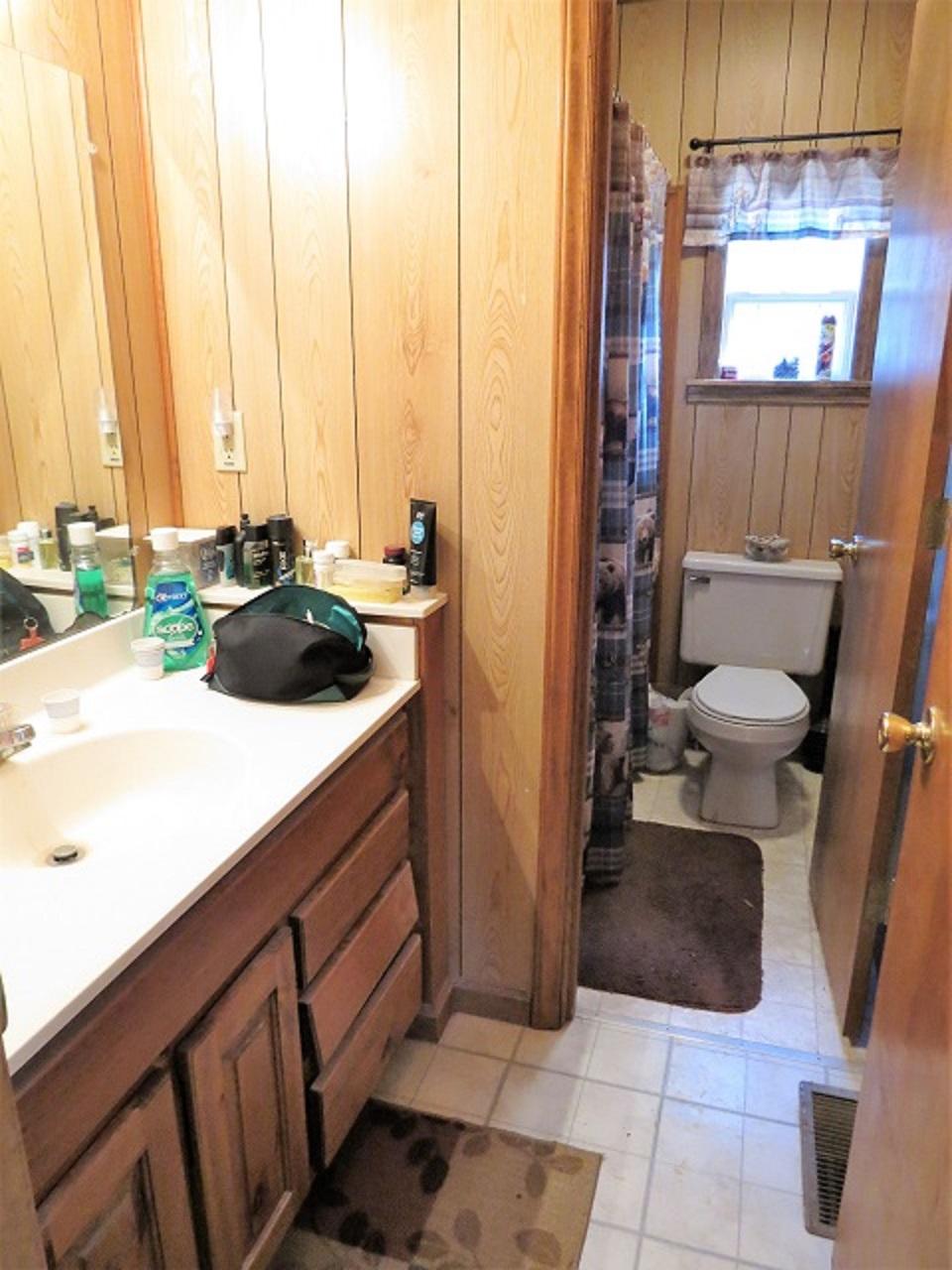202 Great View Way Newport, TN 37821 - Photo 11 of 22 Bathroom 1