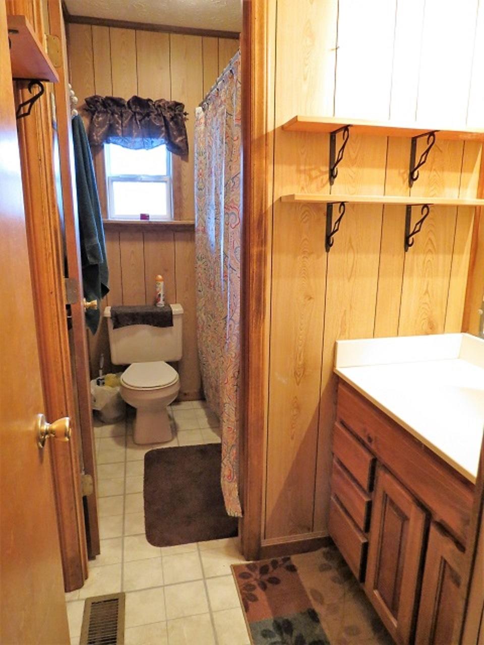 202 Great View Way Newport, TN 37821 - Photo 16 of 22 Bathroom 2