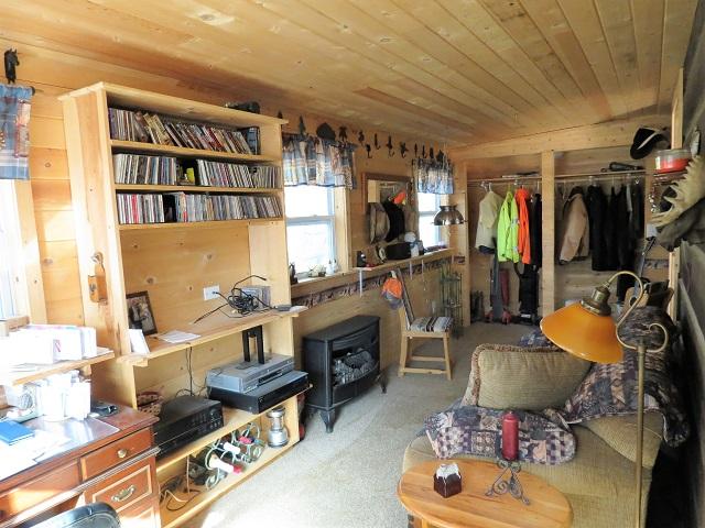 202 Great View Way Newport, TN 37821 - Photo 6 of 22 Den/study area