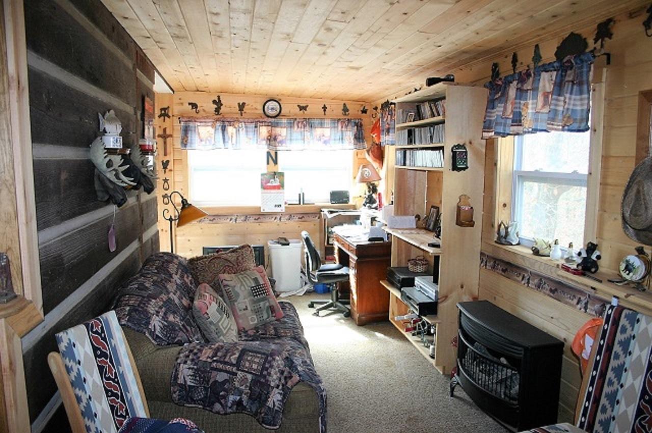 202 Great View Way Newport, TN 37821 - Photo 7 of 22 Den/Study area