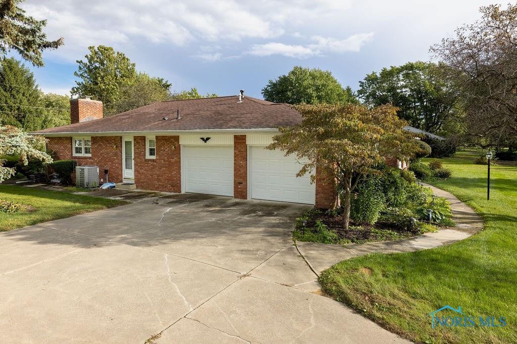 3152 Stuart Road Fostoria, OH 44830 - Photo 4 of 27 Photo 4