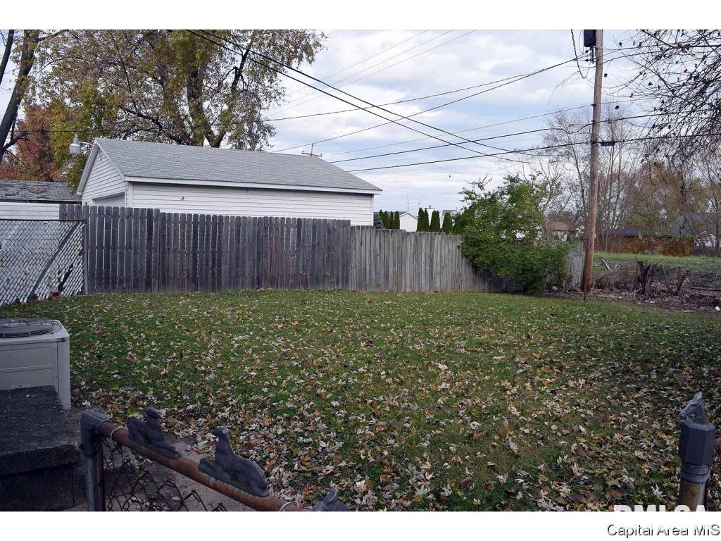 920 South Livingston Street Springfield, IL 62703 - Photo 4 of 20