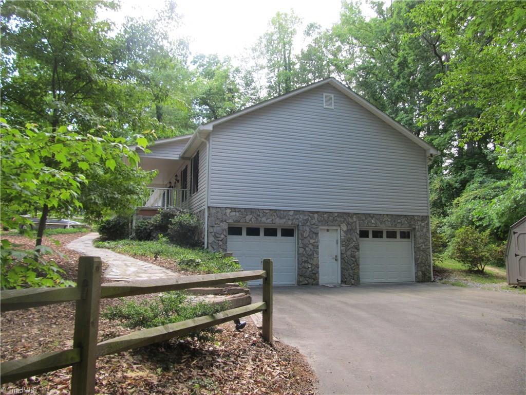 432 Farmstead Road Winston-Salem, NC 27107 - Photo 3 of 24 Gallery Image 3