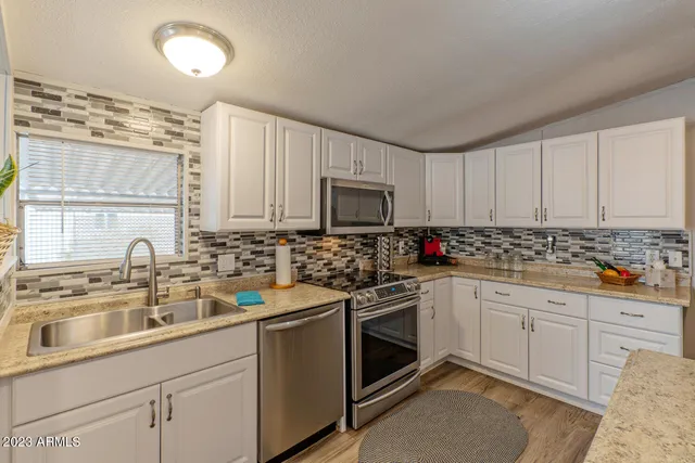 $94,900 | 16005 North 32nd Street, Unit 157, Phoenix, AZ 85032