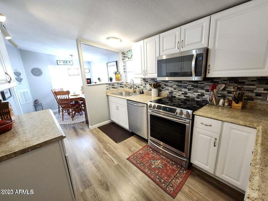 16005 North 32nd Street, Unit 157 Phoenix, AZ 85032 - Photo 9 of 37 Kitchen
