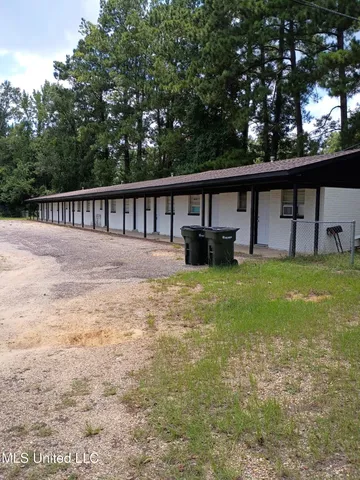 $800 | 205 Dobbins Avenue, Unit 1, Leakesville, MS 39451