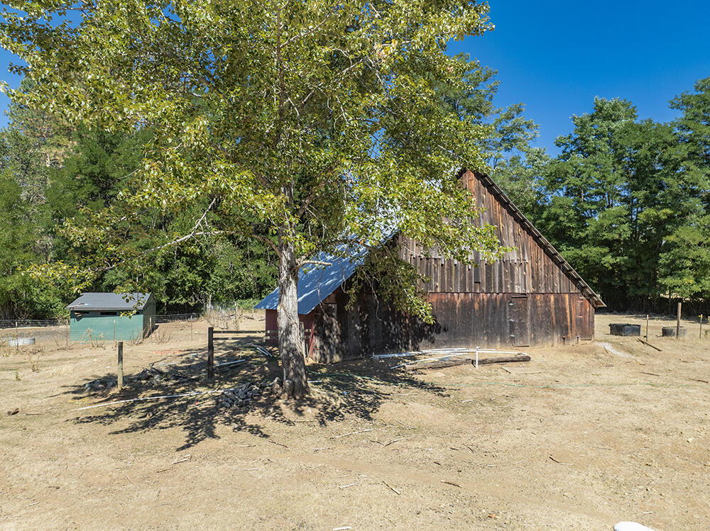6446 Holland Loop Road Cave Junction, OR 97523 - Photo 4 of 55 52