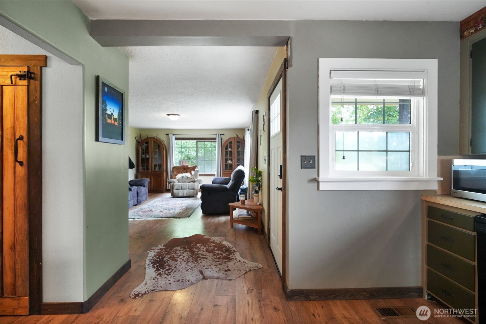 142 Drews Prairie Road Toledo, WA 98591 - Photo 6 of 33 a living room with furniture and a window