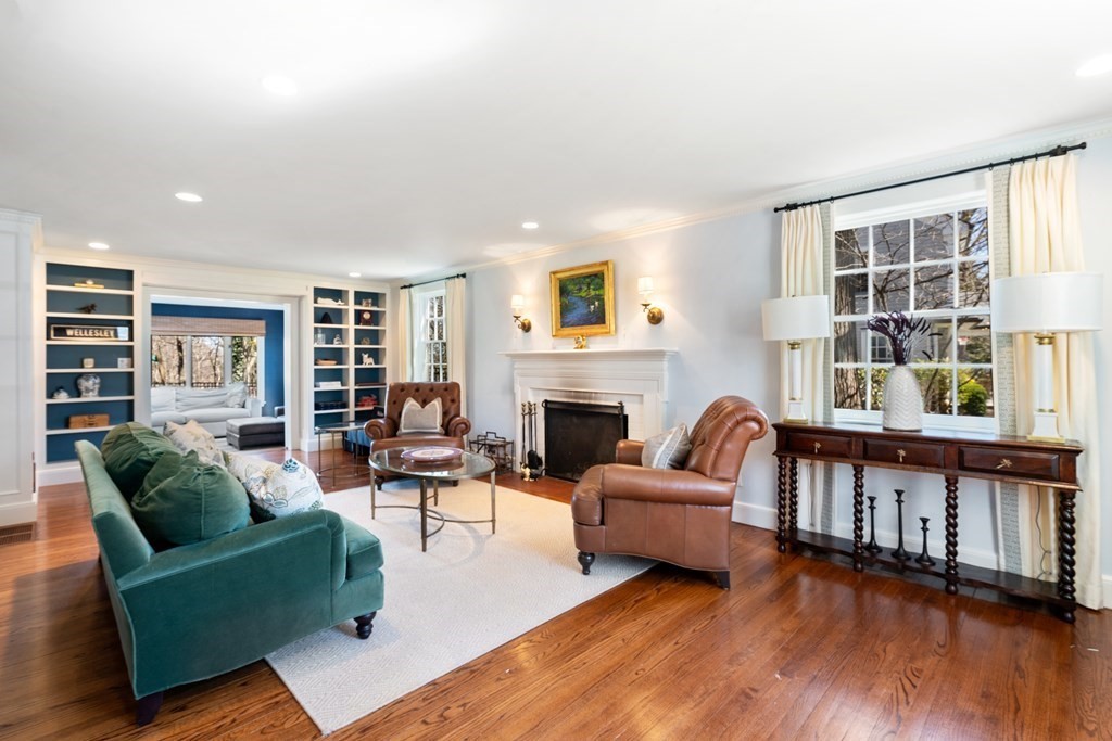 58 Fiske Road Wellesley, MA 02481 - Photo 3 of 22