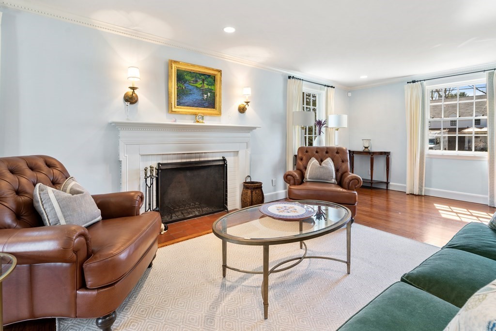 58 Fiske Road Wellesley, MA 02481 - Photo 4 of 22