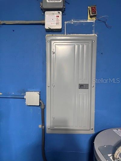 479 Water Road Ocala, FL 34472 - Photo 29 of 31 a bathroom with a toilet and a shower