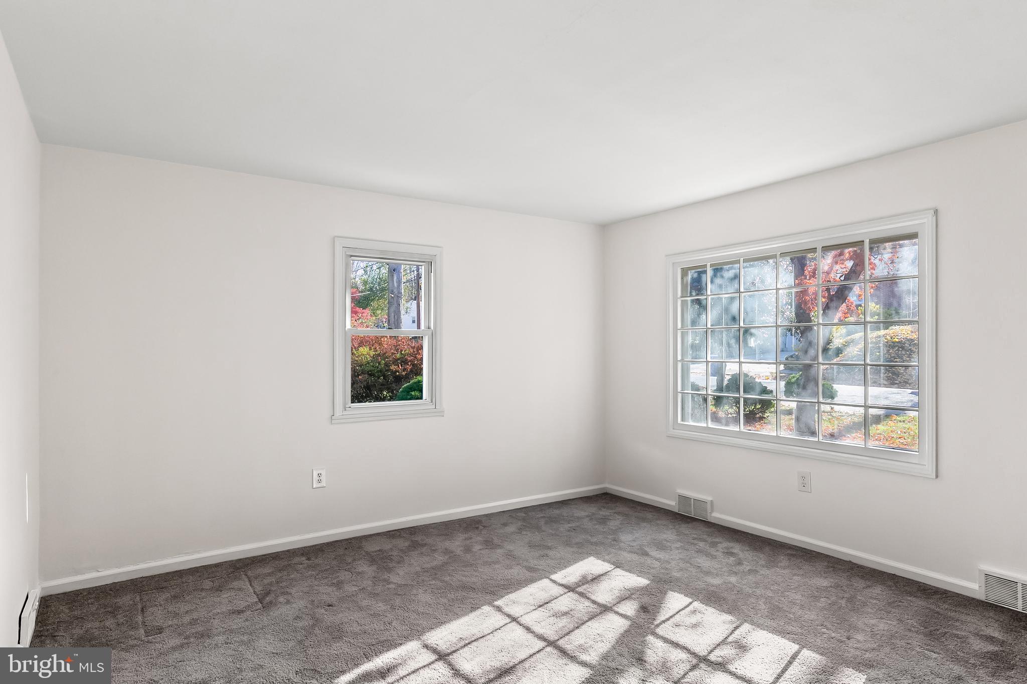 31 Front Street Mount Holly, NJ 08060 - Photo 5 of 29 Gallery Image 5