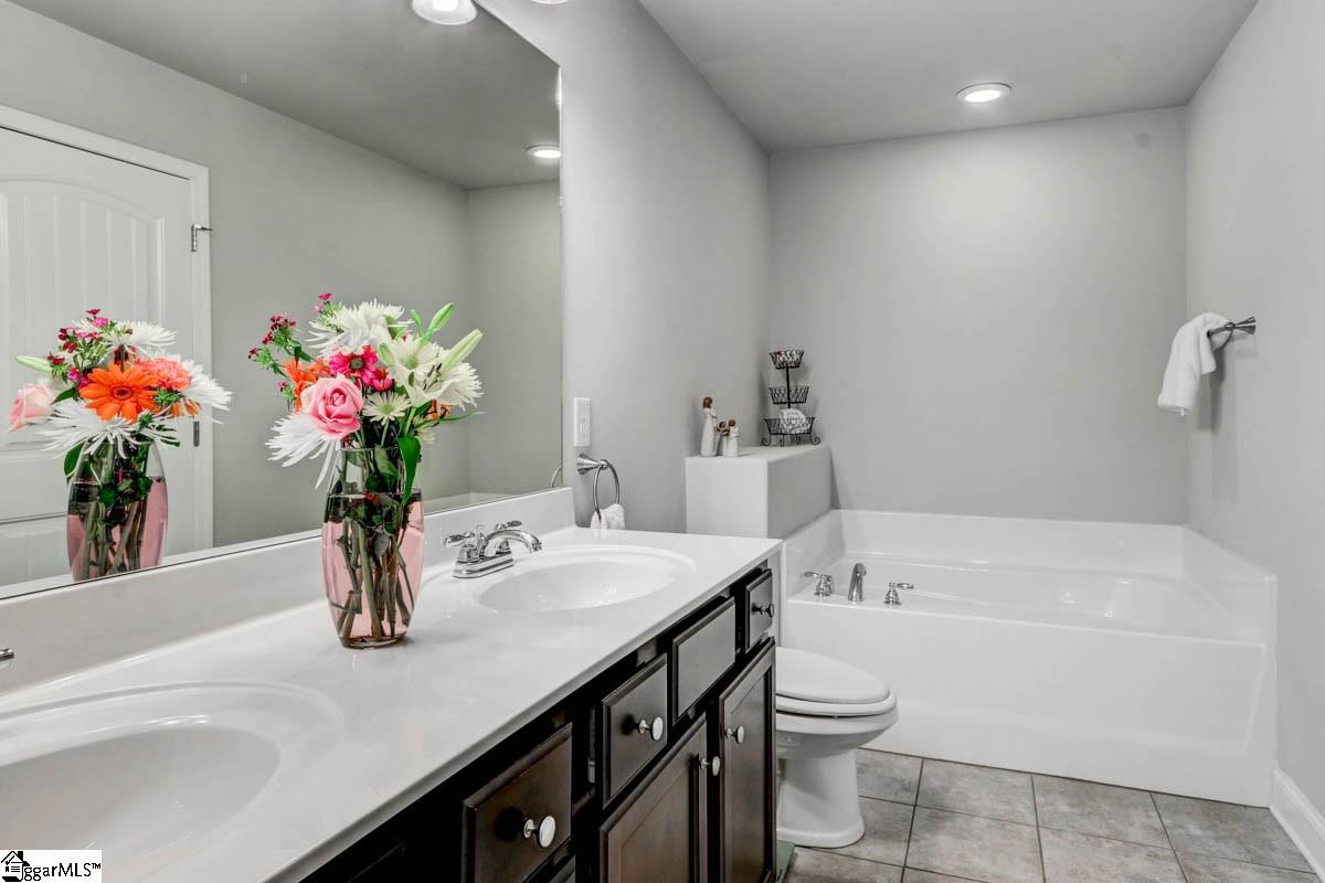 406 Kindletree Way Simpsonville, SC 29680 - Photo 19 of 35 Gallery Image 19