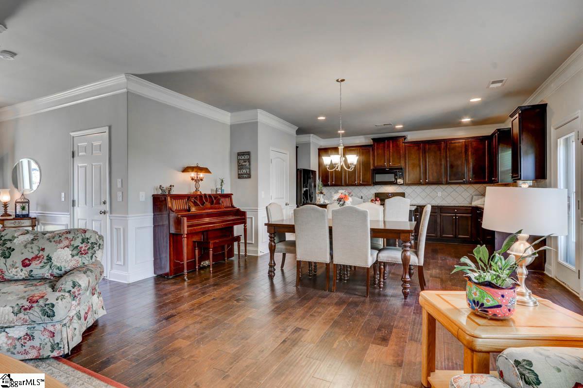 406 Kindletree Way Simpsonville, SC 29680 - Photo 6 of 35 Gallery Image 6