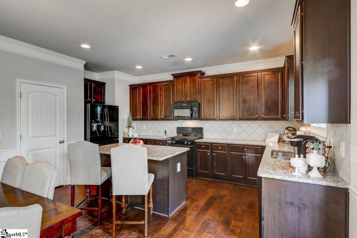 406 Kindletree Way Simpsonville, SC 29680 - Photo 10 of 35 Gallery Image 10