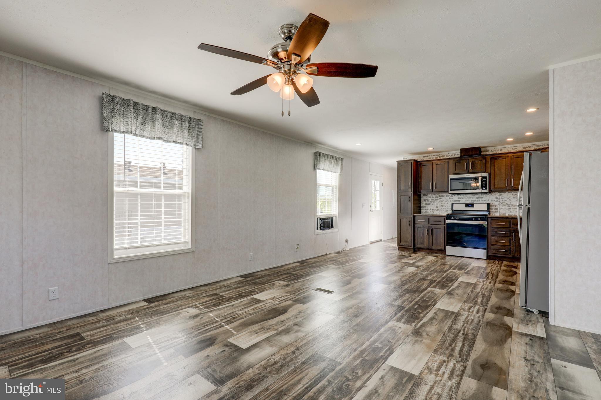 75 Lobin Road East Earl, PA 17519 - Photo 7 of 23 Living Room