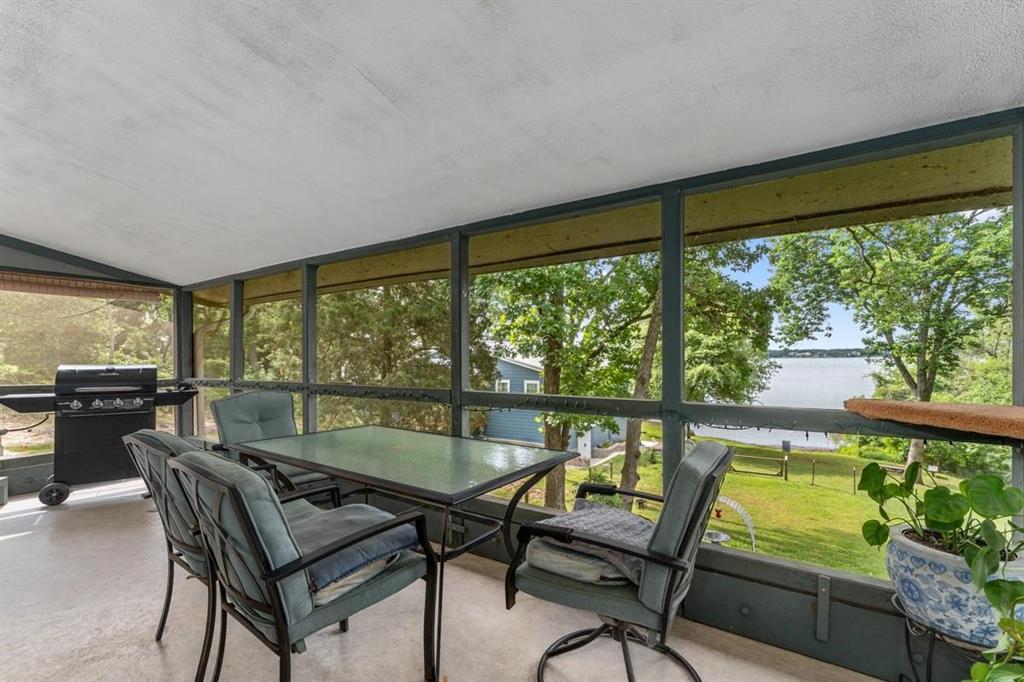 5510 Ridge Way Malakoff, TX 75148 - Photo 7 of 9 a view of a chairs and table in patio