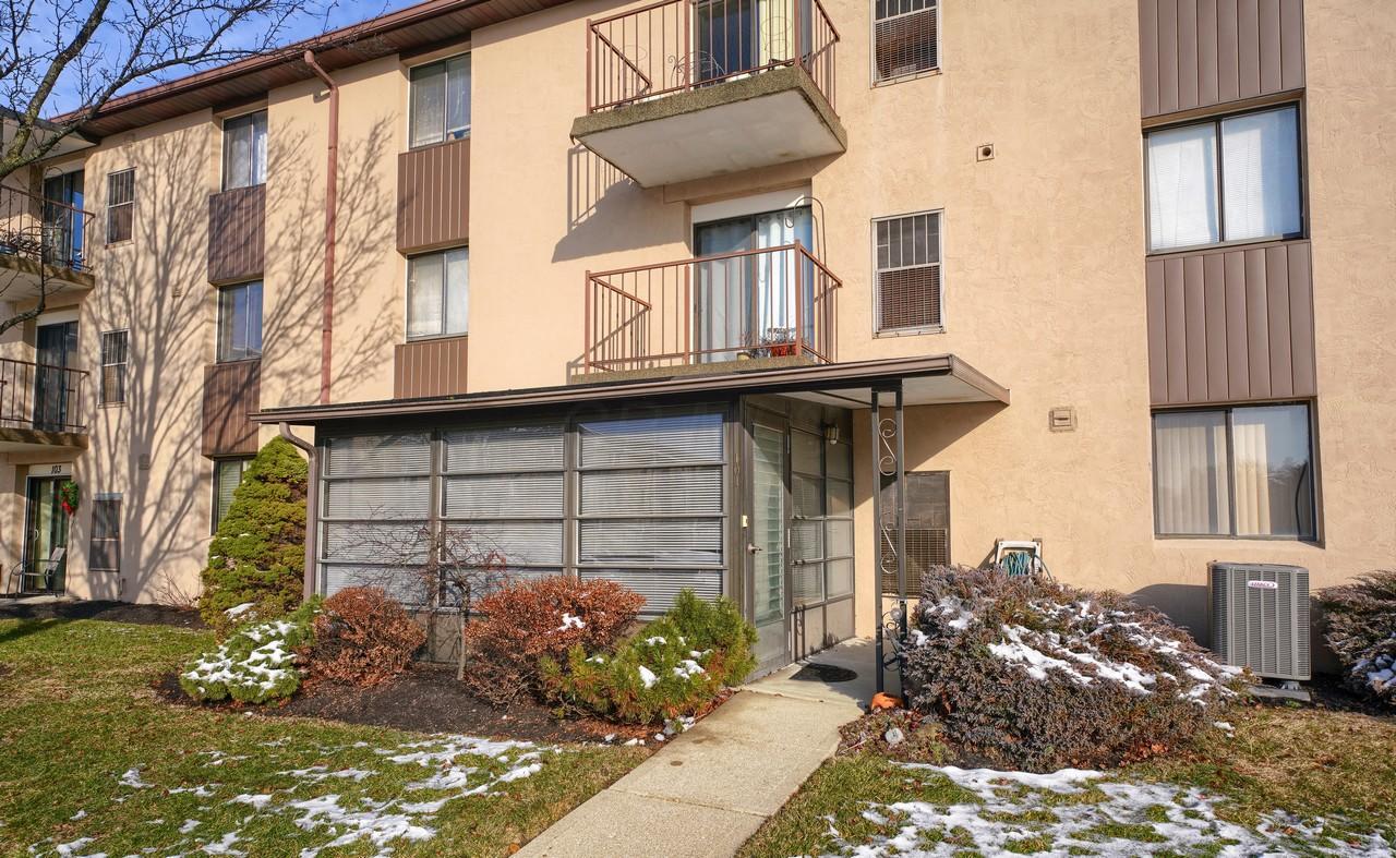 5885 Beechcroft Road, Unit 101 Columbus, OH 43229 - Photo 2 of 26 Gallery Image 2