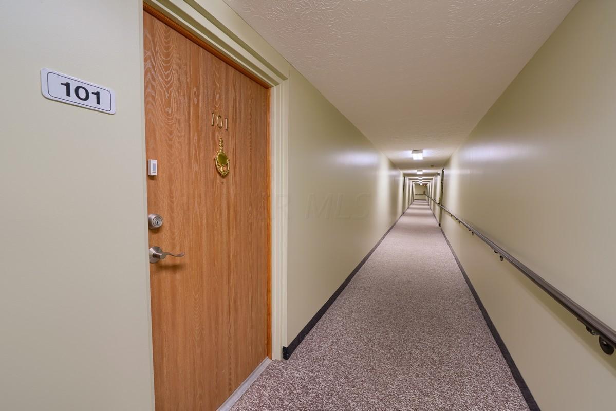 5885 Beechcroft Road, Unit 101 Columbus, OH 43229 - Photo 4 of 26 Gallery Image 4