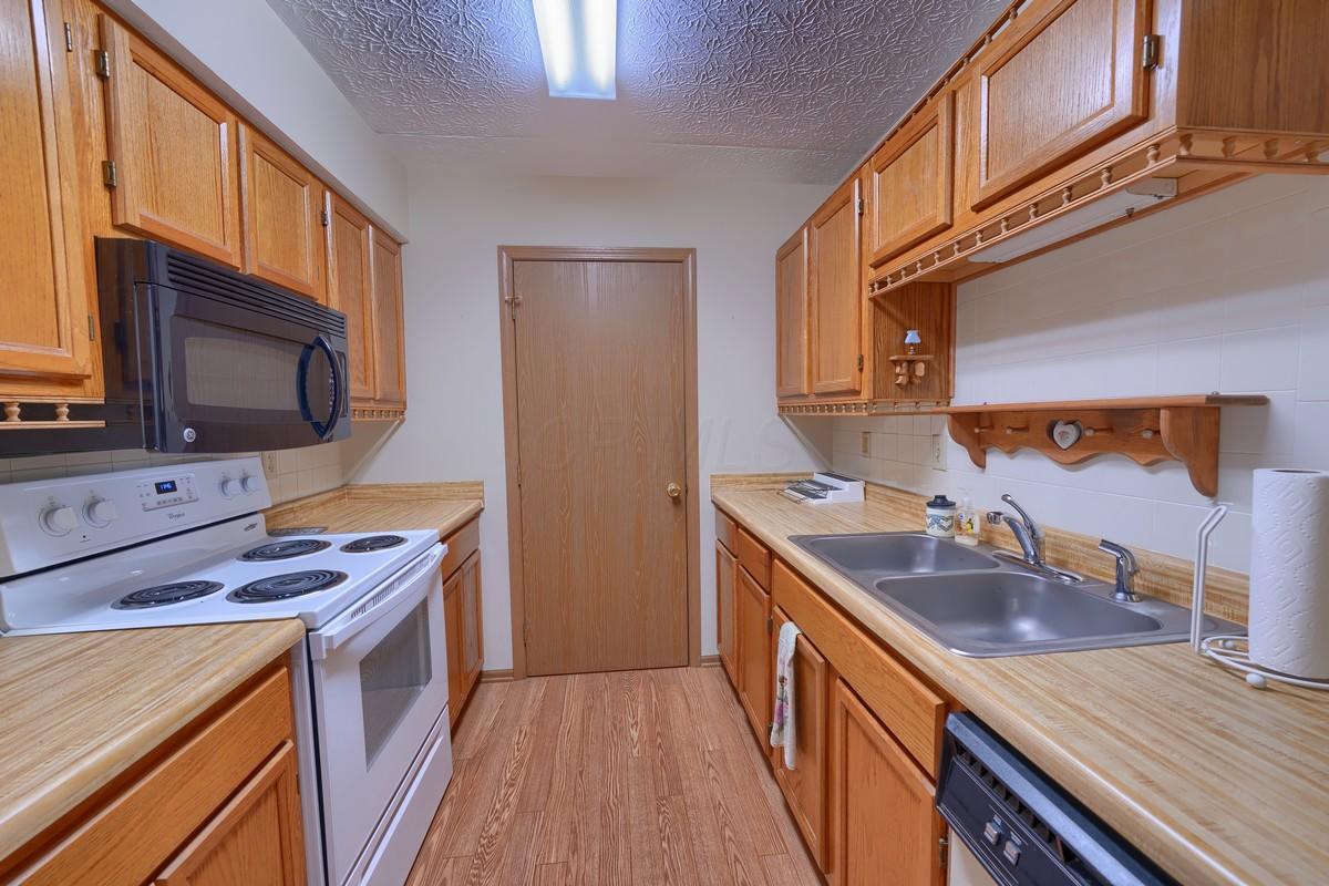 5885 Beechcroft Road, Unit 101 Columbus, OH 43229 - Photo 8 of 26 Gallery Image 8