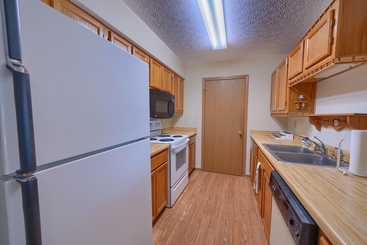 5885 Beechcroft Road, Unit 101 Columbus, OH 43229 - Photo 10 of 26 Gallery Image 10